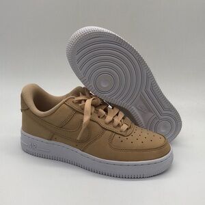 Women’s Nike AirForce 1 PRM Tan/White DR9503-201 USED Size 5